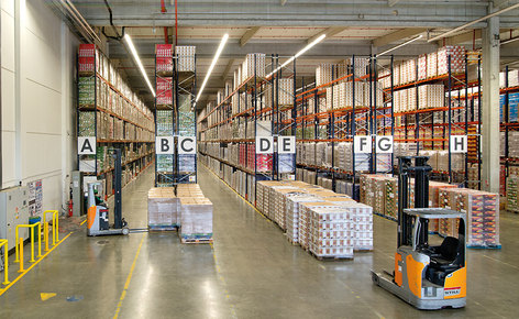 Das Logistikunternehmen JAS-FBG stattet sein neues 10.000 m² großes Distributionszentrum in Warszowice (Polen) mit Systemen für den direkten Palettenzugang aus